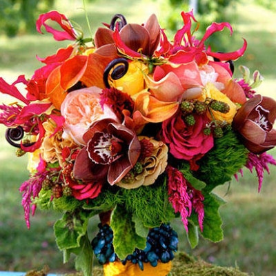 CUSTOM FLORAL ARRANGEMENT