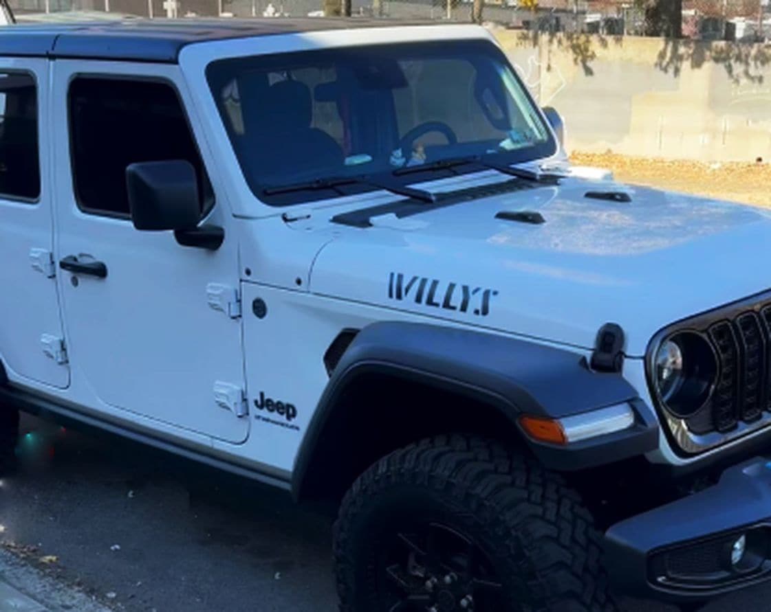 EXTERIOR CAR DETAILING