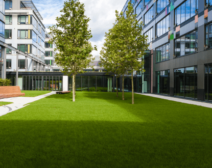 COMMERCIAL LAWN CARE SERVICES