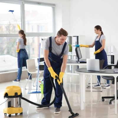 COMMERCIAL CLEANING SERVICE