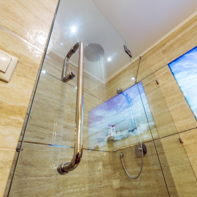 SHOWER GLASS INSTALLATION