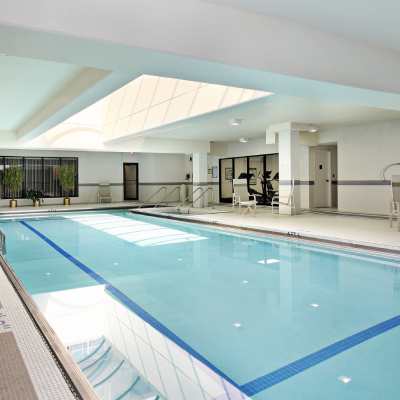 COMMERCIAL POOL CLEANING