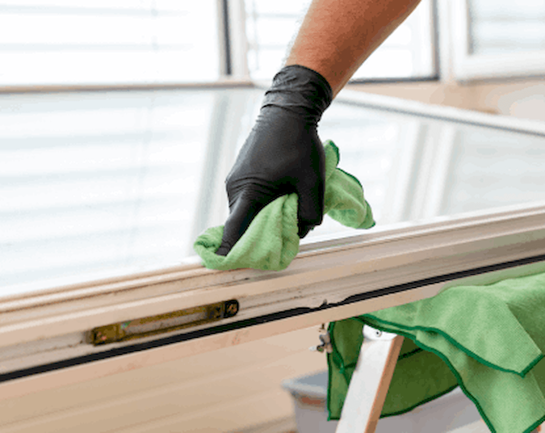 RESIDENTIAL WINDOW CLEANING