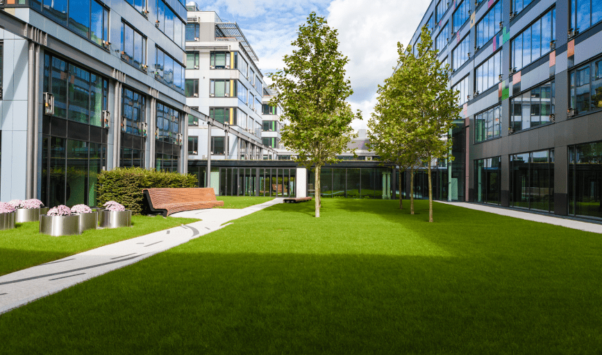 COMMERCIAL LAWN CARE