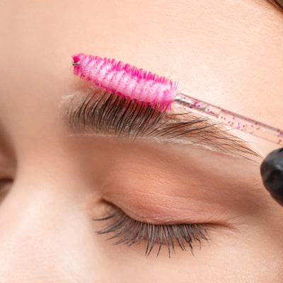 EYEBROW LAMINATION