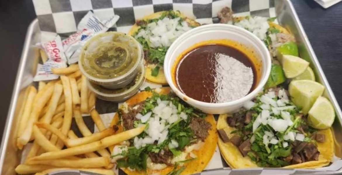 El Jarocho Tienda and Taqueria