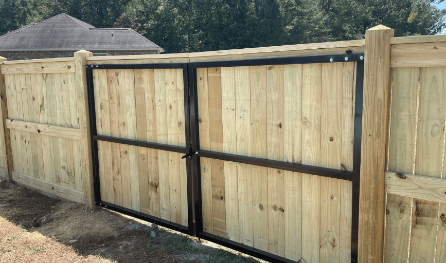 CUSTOM FENCING
