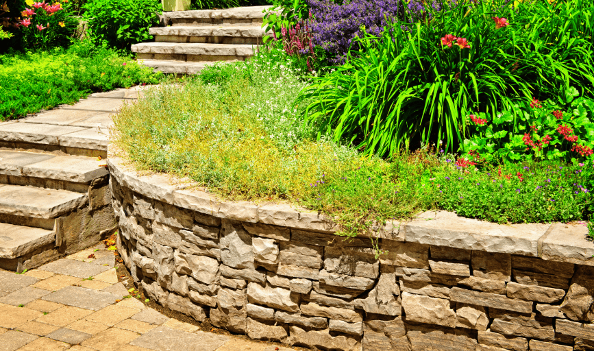 RESIDENTIAL RETAINING WALL