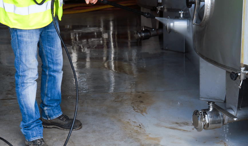 COMMERCIAL PRESSURE WASHING