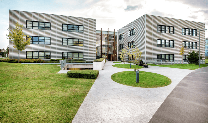 COMMERCIAL LAWN CARE