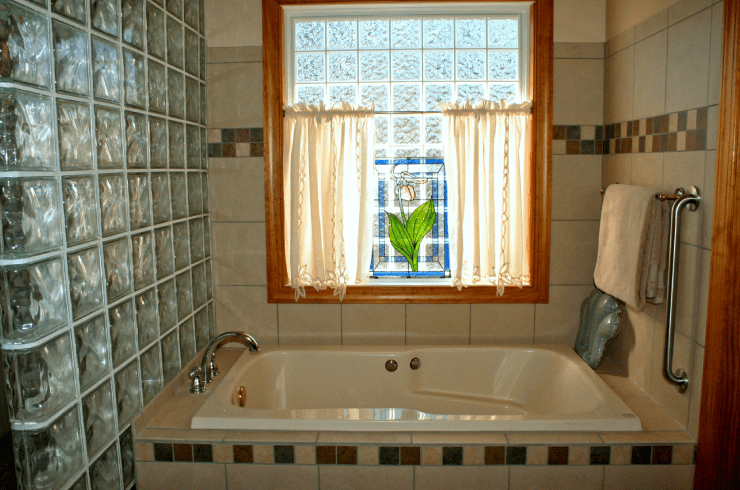 Hector's Shower & Bath Renovations