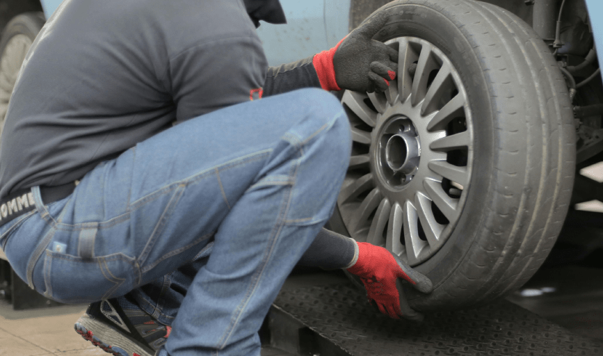 TIRE CHANGE