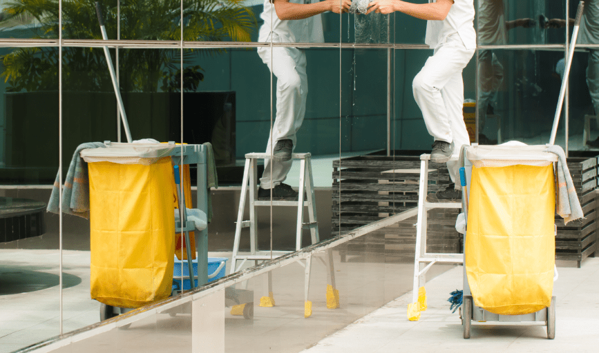 COMMERCIAL WINDOW CLEANING