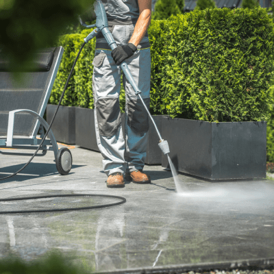 COMMERCIAL PRESSURE WASHING