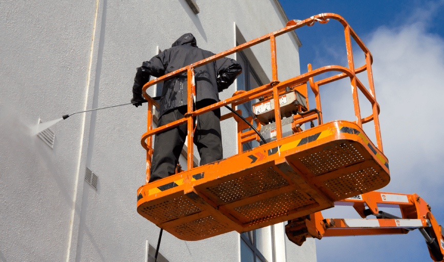COMMERCIAL PRESSURE WASHING