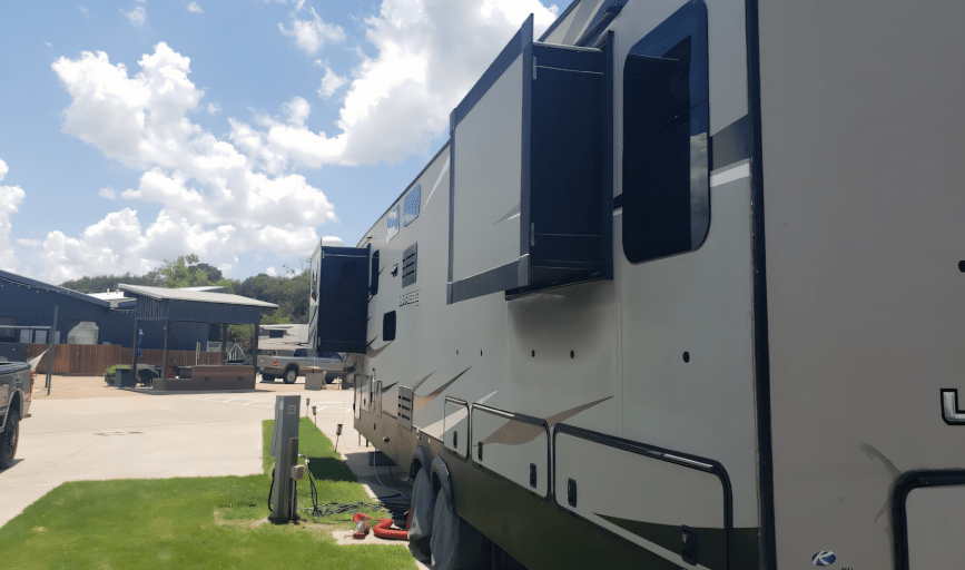 RV EXTERIOR CLEANING