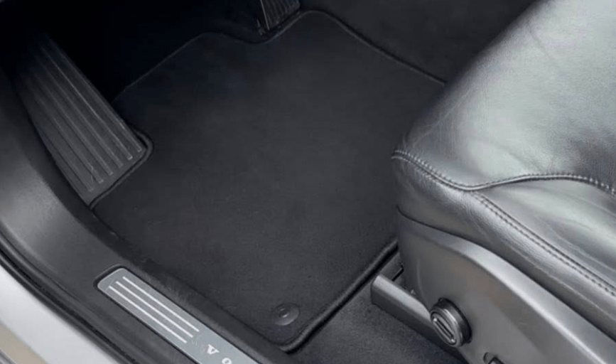 INTERIOR CAR CLEANING