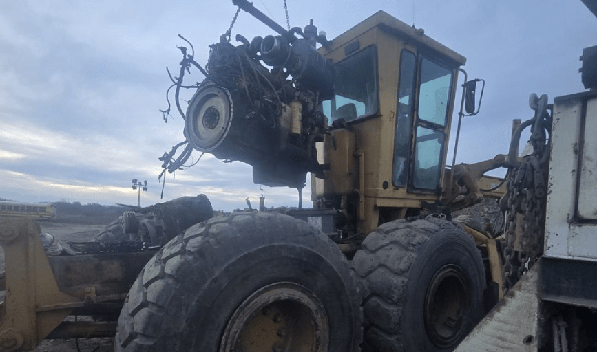 AGRICULTURAL EQUIPMENT REPAIR