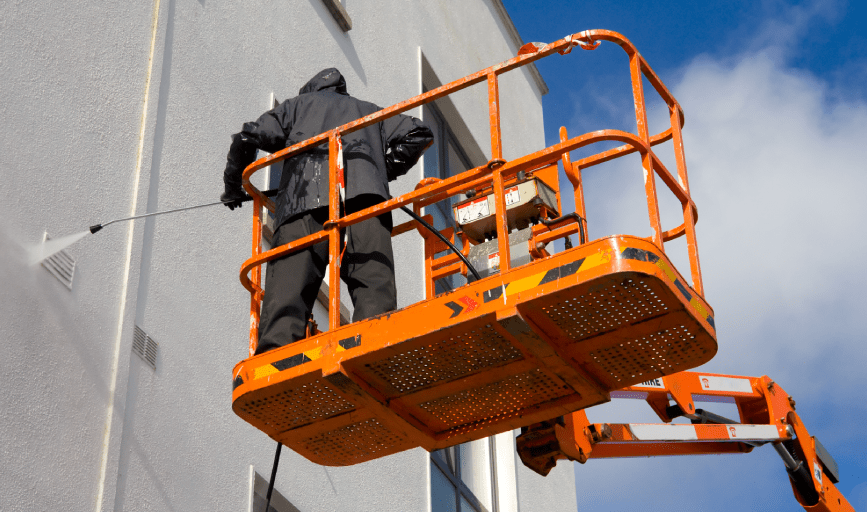 COMMERCIAL PRESSURE WASHING
