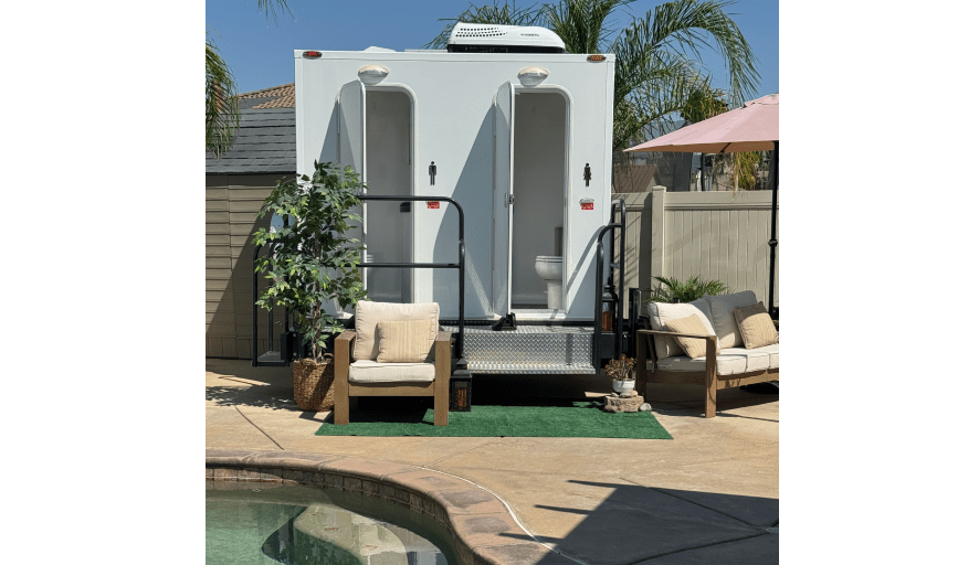 LUXURY RESTROOM TRAILERS