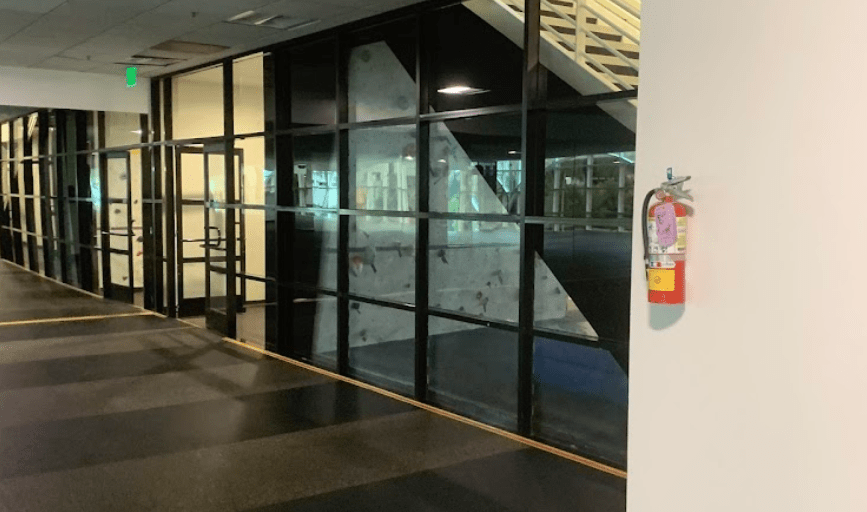 COMMERCIAL GLASS REPAIR