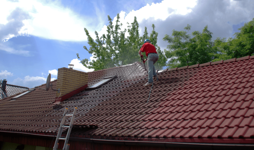 HOUSE PRESSURE WASHING