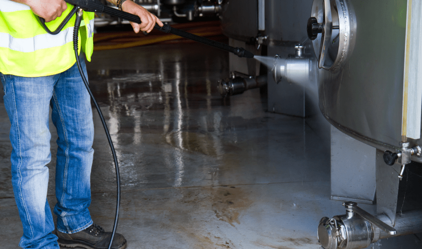 COMMERCIAL PRESSURE WASHING