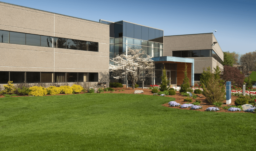 COMMERCIAL LAWN CARE