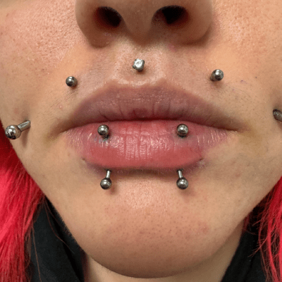 FACIAL PIERCING