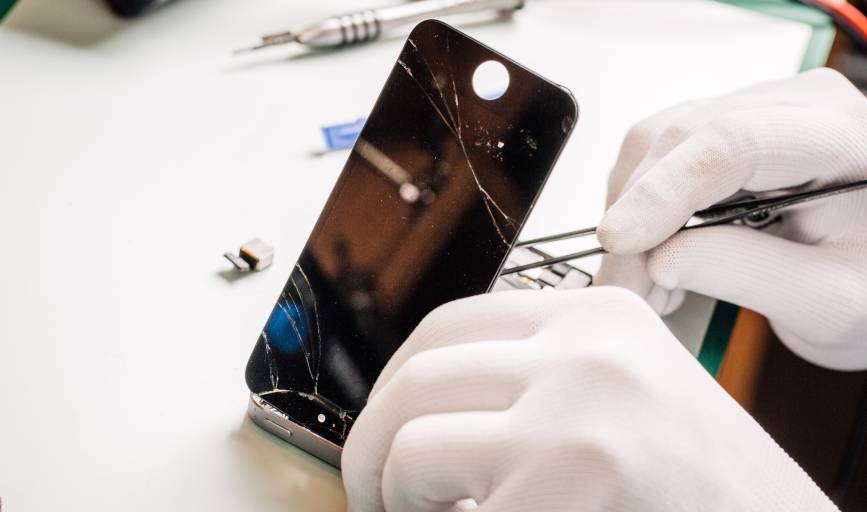 BROKEN SCREEN REPAIR