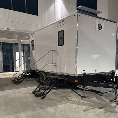 EXECUTIVE PORTABLE BATHROOM RENTAL