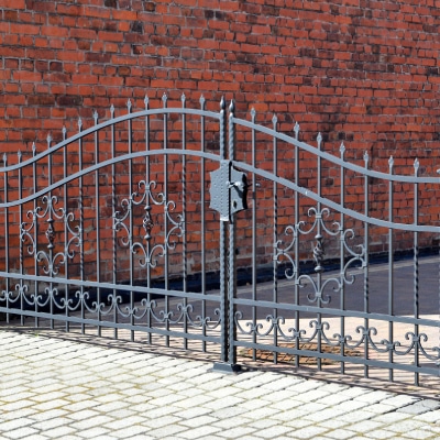 CUSTOM GATE