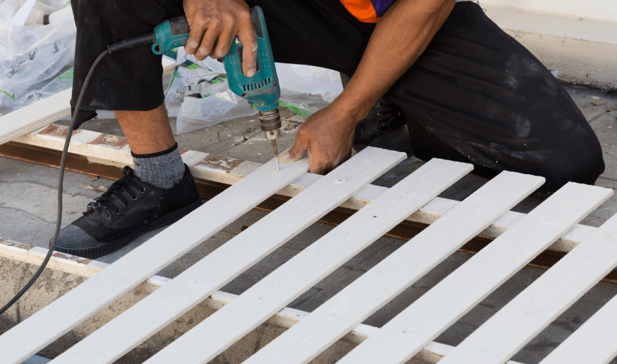 CUSTOM FENCE SERVICES