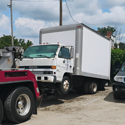 BOX TRUCK TOWING