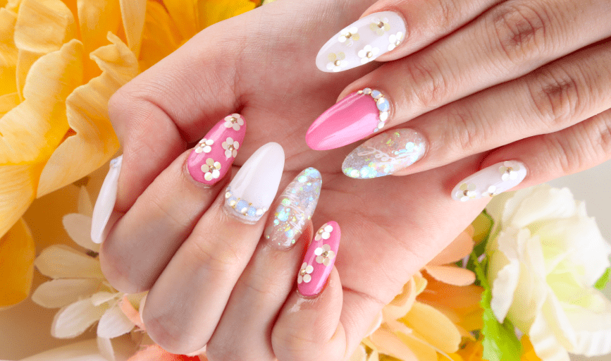 NAIL ART