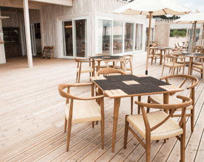 COMMERCIAL DECK CONSTRUCTION