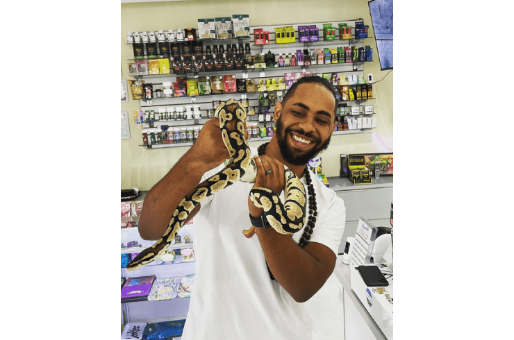 D Zone Smoke Shop - OBT