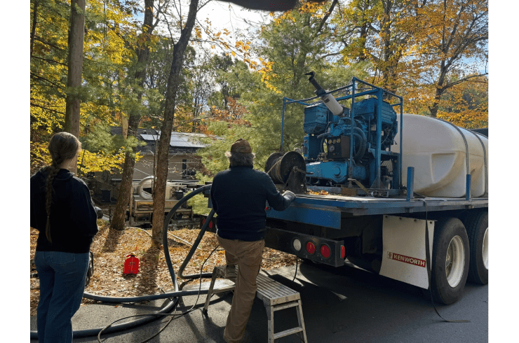 Experts Well Pump and Tank