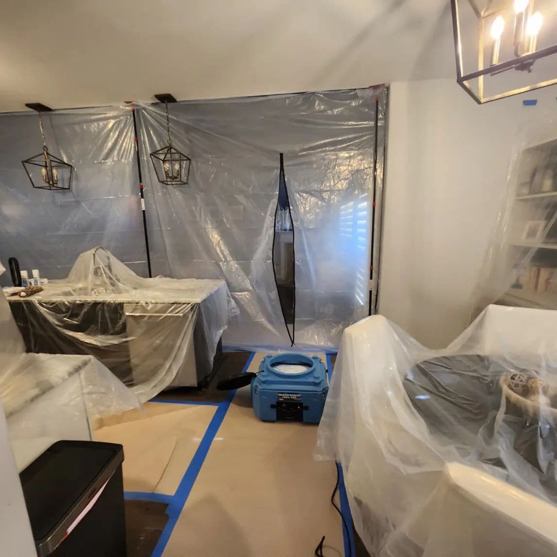 FLOOD DAMAGE RESTORATION