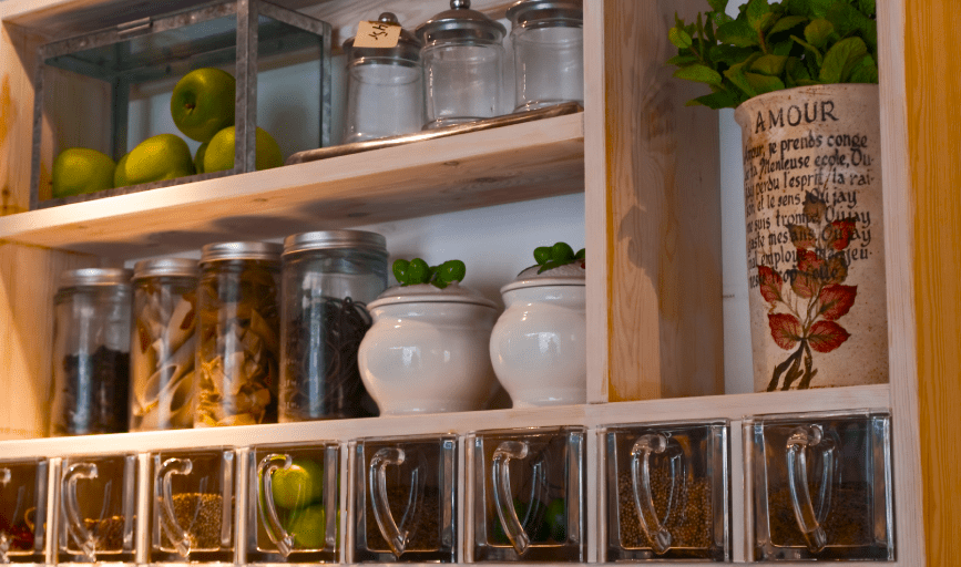 PANTRY ORGANIZATION
