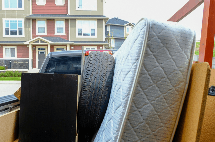 On The Move Junk and Trash Hauling