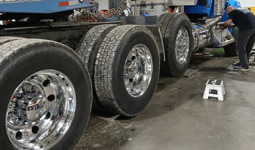 TRUCK ALUMINUM POLISHING