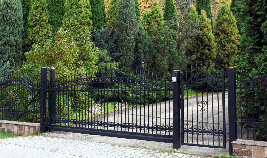 ALUMINUM FENCE INSTALLATION