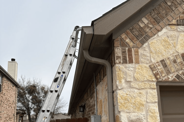 Dwight's Gutter Cleaning Service