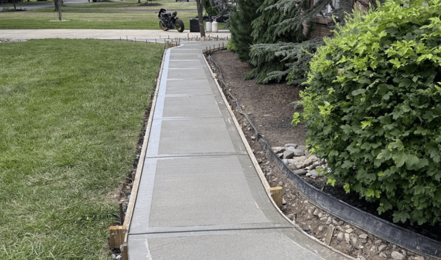 CONCRETE SIDEWALK INSTALLATION
