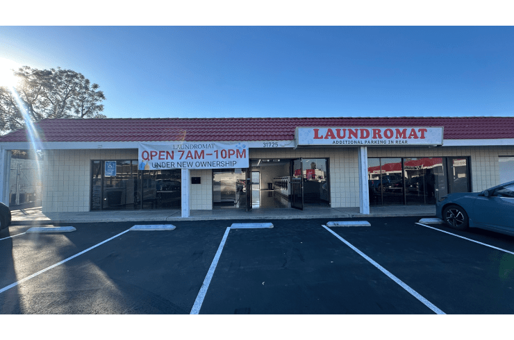 Lake Plaza Laundromat