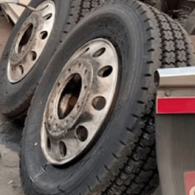COMMERCIAL TIRES