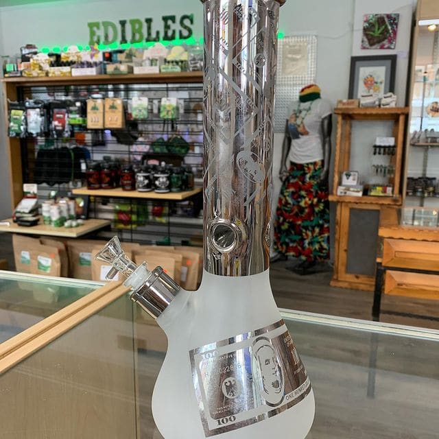 Mr. Nice Guys Smoke Emporium Offers Bongs in Melbourne, FL 32901
