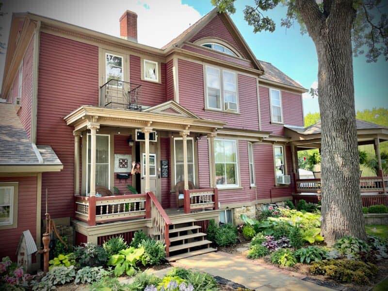 Pine Gardens Bed & Breakfast Has a Wedding Venue in Waseca, MN 56093