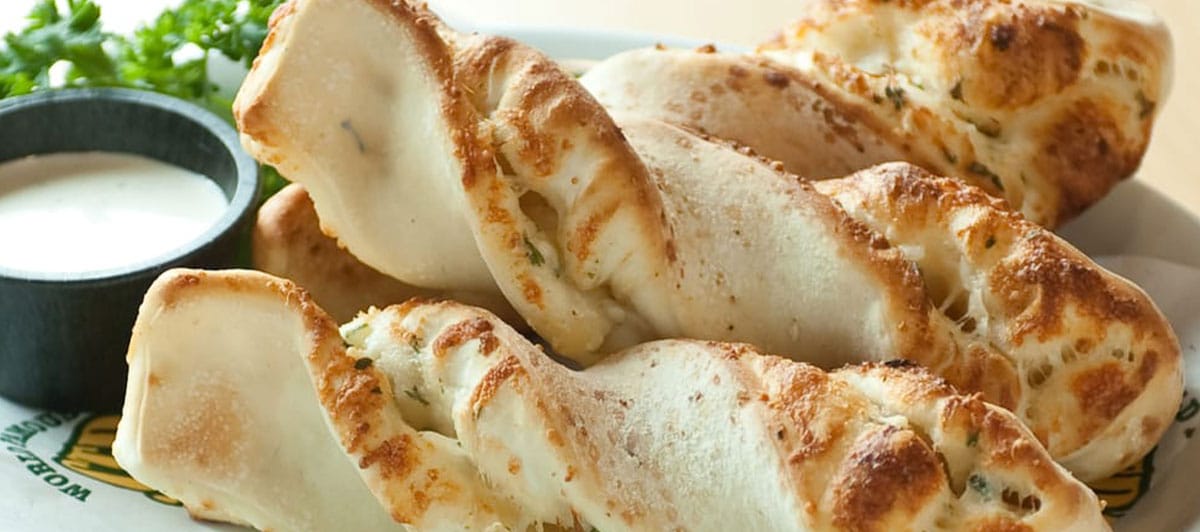 Straw Hat Pizza Serves Cheesy Garlic Bread in Fremont, CA 94538